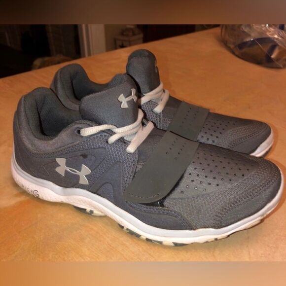 Under Armour Women's‎ Micro G Renegade Running Sneakers Shoes S 9. - Picture 1 of 8